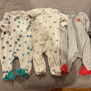 3 Carter’s newborn boy sleepers